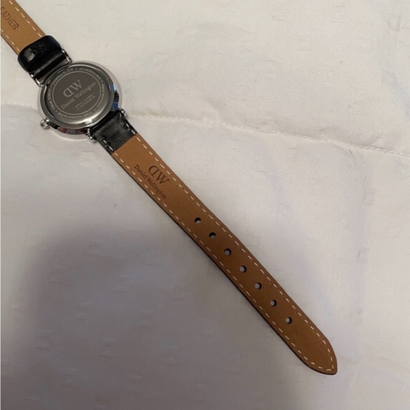 Daniel Wellington Black Leather Watch - Picture 7 of 13